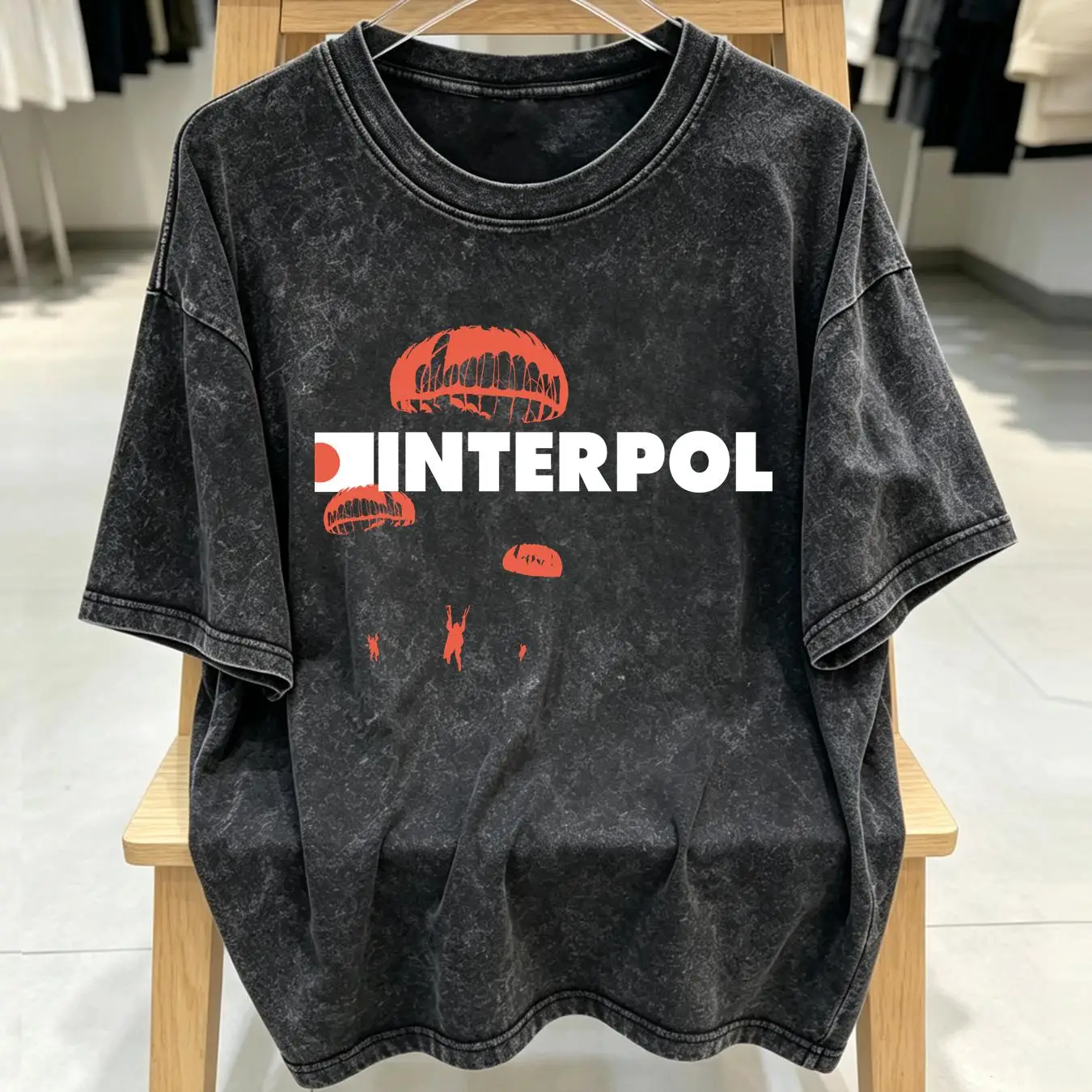 洗い加工Tシャツ、インターポール、ロック、コットン、黒、新品 - Streetwear Brand Vintage のレビューと価格